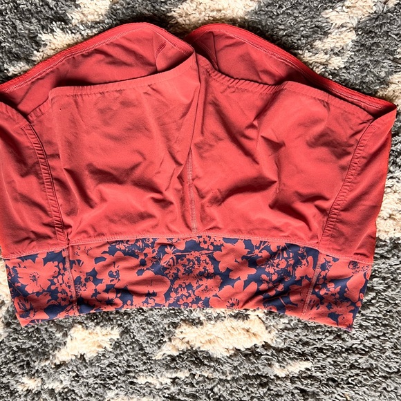 Lululemon size 6 dance shorts excellent condition - Picture 5 of 5